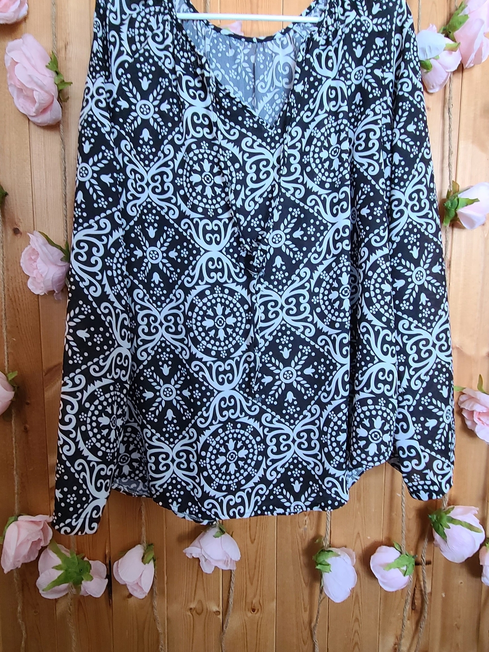 Source Unknown Black and White Patterned Tunic Top
